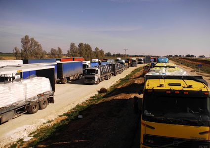 الاحتلال يقرر إعادة فتح معابر غزة وإدخال البضائع
