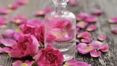 ما هي فوائد شرب ماء الورد ؟
