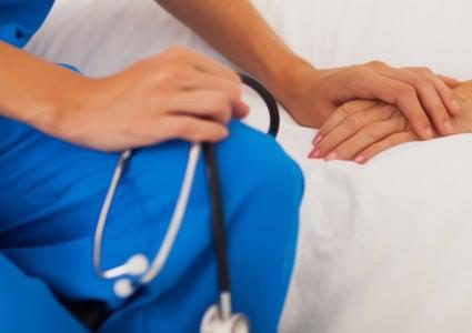 وزارة الصحة: 12558 ممرضاً وقابلة يعملون في فلسطين