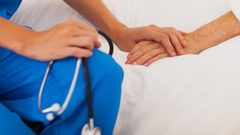 وزارة الصحة: 12558 ممرضاً وقابلة يعملون في فلسطين