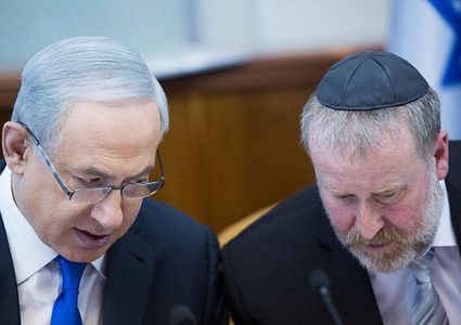 ماندلبليت : محامي نتنياهو رفض قبول تسلم ملفات القضية