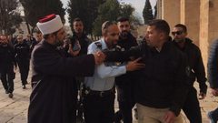 الاحتلال يستدعي حارسين مبعدين عن المسجد الأقصى