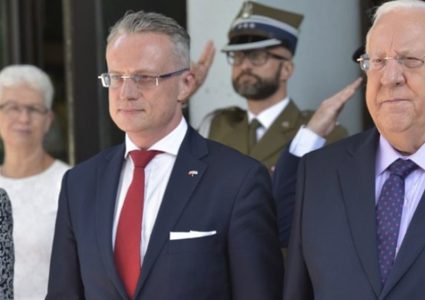 اعتقال إسرائيلي بصق على السفير البولندي بتل أبيب