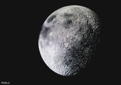 ناسا تثني على دعم ترامب لوصول "أول امرأة" إلى القمر