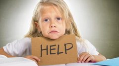 القلق: كيف تعالجين أولادك منه قبيل الامتحانات ؟