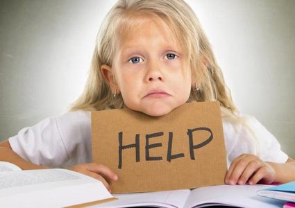 القلق: كيف تعالجين أولادك منه قبيل الامتحانات ؟