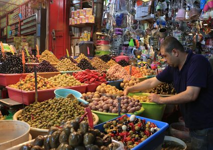 فاتح شهية وصاحب خلطة سرية على مائدة الإفطار لا يخلو من أضرار