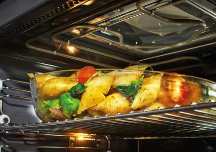 ما هي الأطعمة التي يجب تجنب وضعها في الميكروويف