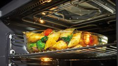 ما هي الأطعمة التي يجب تجنب وضعها في الميكروويف