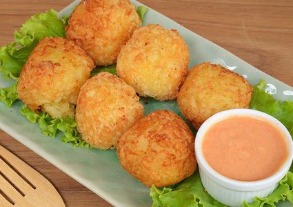 مقبلات رمضانية: طريقة صنع كرات البطاطا بالجبن