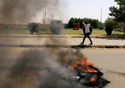 بعد تعليق التفاوض.. "التغيير": سنواصل الاعتصام بالسودان