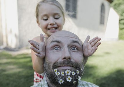 للرجال فقط.. دراسة تكشف العمر الأنسب للإنجاب!