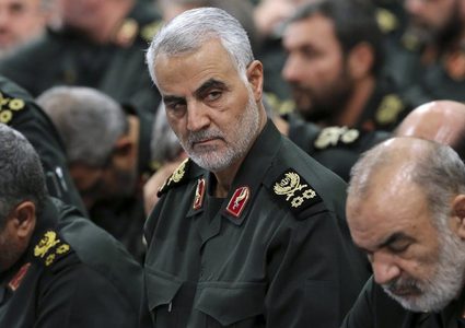 صحيفة بريطانية: سليماني أمر حلفاء إيران بالاستعداد للحرب