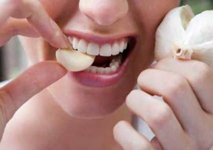 تعرف على الأشخاص الذين لا يمكنهم تناول الثوم..؟!