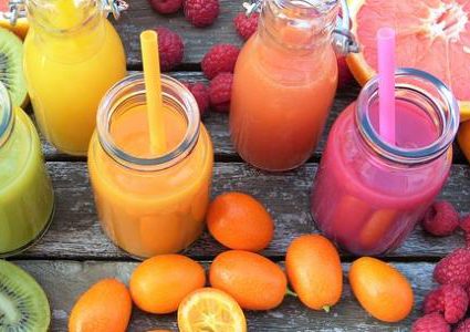 دراسة: عصائر الفواكه تزيد من خطورة الوفاة المبكرة