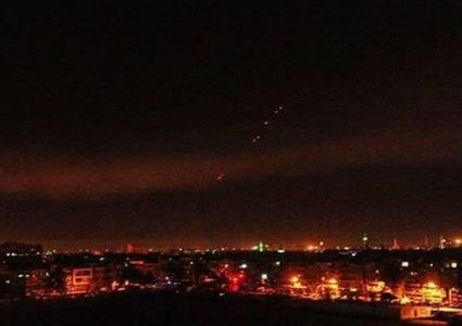 الدفاعات الجوية السورية تتصدى لـ"أجسام معادية"