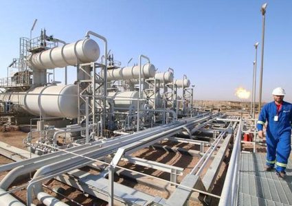 شركة أمريكية تخلي موظيفها من حقل نفطي بالبصرة