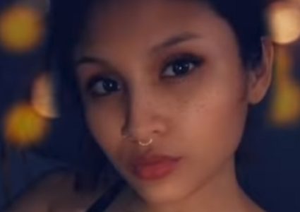 جريمة بشعة.. قتل شابة وسرقة طفلها من داخل رحمها