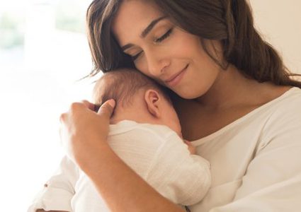 طبيبة : نصائح للأم المرضعة في رمضان