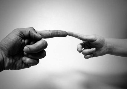 دراسة: احساس اللمس يتشكل في دماغ الجنين قبل الولادة