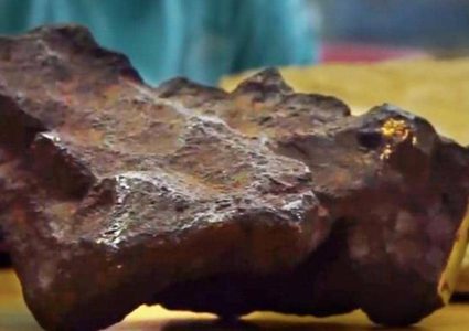 قصة حجر بيع بـ 100 ألف دولار