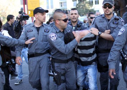 الاحتلال يعتقل فتى من القدس