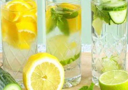 مشروب الماء بالليمون.. فوائد عظيمة لا تخطر على البال