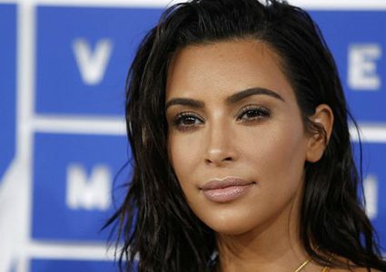 كيم كارداشيان تطلق اسم "سالم" على طفلها الرابع