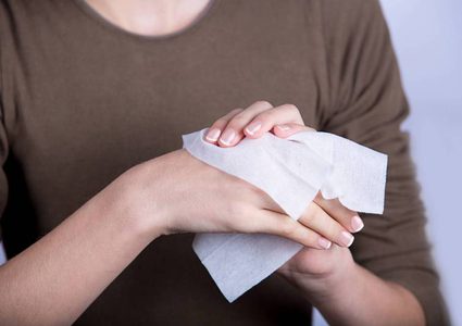 مضار المناديل المبللة