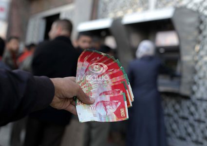 الحكومة: لا توجه لصرف راتب كامل ولا صحة لتعيين وزيرا للأوقاف