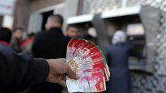 الحكومة: لا توجه لصرف راتب كامل ولا صحة لتعيين وزيرا للأوقاف