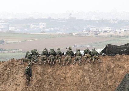 جيش الاحتلال يبدأ وضع سواتر ترابية شمال القطاع