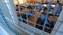 القدس: سجن عريس و3 شبان بتهمة "المشاركة بحفل زفاف"