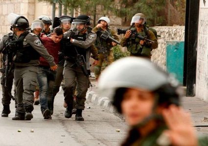 الاحتلال يعتقل 4 مواطنين