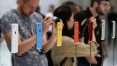 "آيفون XR".. أبل تفاجئ الجميع بـ"ألوان غير مسبوقة"