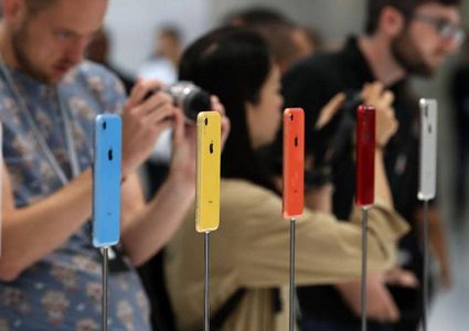 "آيفون XR".. أبل تفاجئ الجميع بـ"ألوان غير مسبوقة"