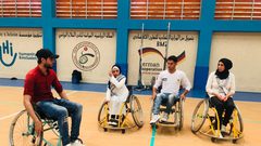 أشخاص ذوي إعاقة يصنعون الأمل على كراسيهم المتحركة