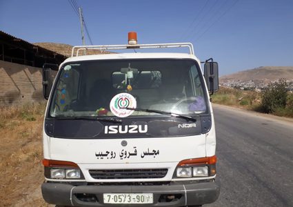 الاحتلال يستولي على شاحنة نفايات شرق نابلس
