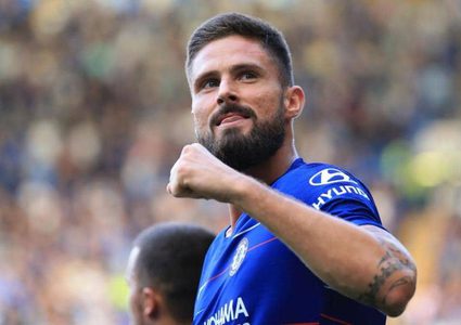 جيرو يجدد عقده مع تشلسي