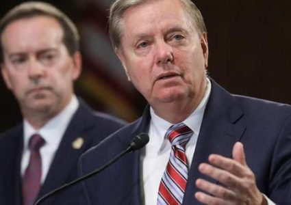 سيناتور أميركي: إيران تقف وراء استهداف ناقلات النفط