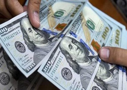 الدولار قرب اعلى مستوى له امام الشيكل منذ نحو شهر