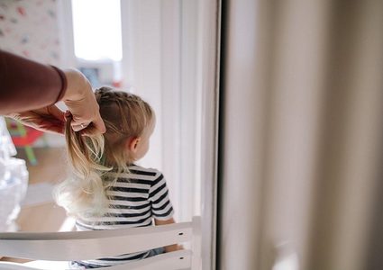 "تتنبأ" بإصابة ابنتها بالسرطان وتنقذها من الموت! (صور)