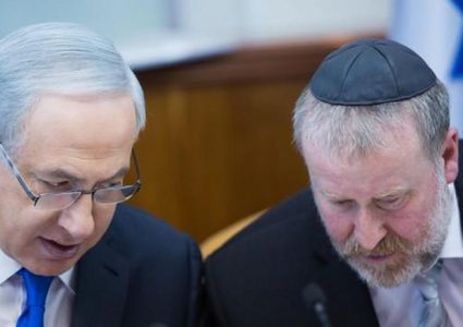 ماندلبليت يوافق على تأجيل موعد جلسة الاستماع لنتنياهو