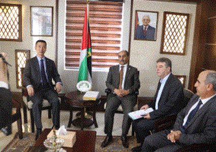 وزير الزراعة يبحث مع السفير الصيني سبل تعزيز التعاون المشترك