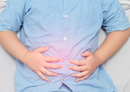 الم البطن في رمضان أسبابه والعلاج