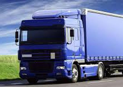 انهيار سقف موقف سيارات ضخم أسفل شاحنة في نيو جيرسي