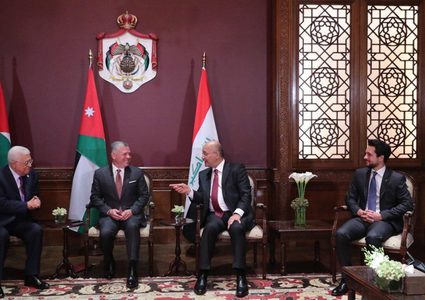 قمة ثلاثية تجمع الرئيس محمود عباس والعاهل الاردني والرئيس العراقي