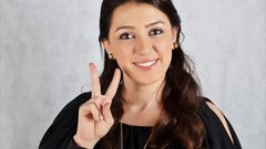 كندة علوش تعرض فستان زفافها للبيع لأسباب إنسانية