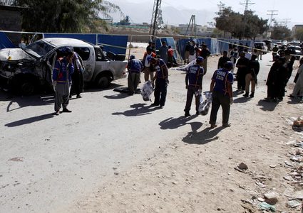 5 قتلى و13 جريحا بانفجار قرب مسجد أثناء صلاة الجمعة في باكستان