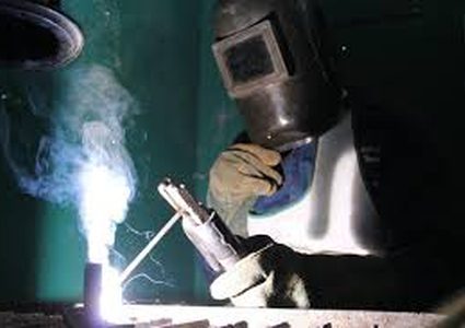 دراسة: أبخرة اللحام تزيد فرص الاصابة بمرض سرطان الرئة